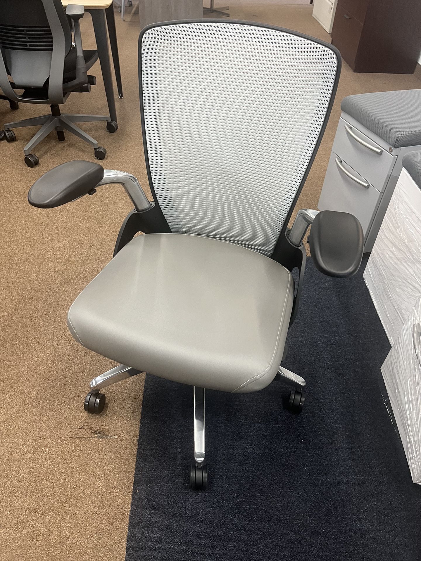 HON Ceres Mesh Back Commercial Grade Office Furniture Rolling Desk Chair