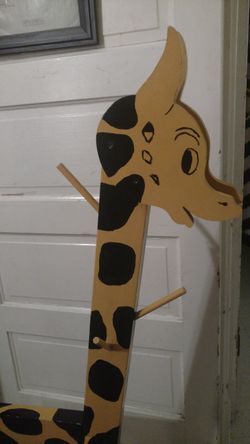 Child's Giraffe Clothes Rack
