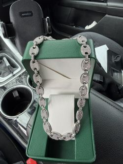 Stunning CZ Diamond Necklace 10"