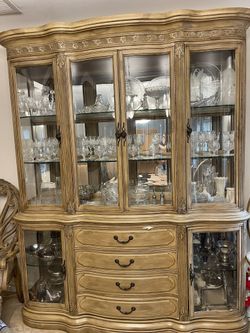 AICO By Michael Amini LA FRANCAISE LIGHT China Cabinet