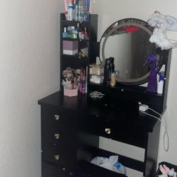 Black Vanity With Chair 