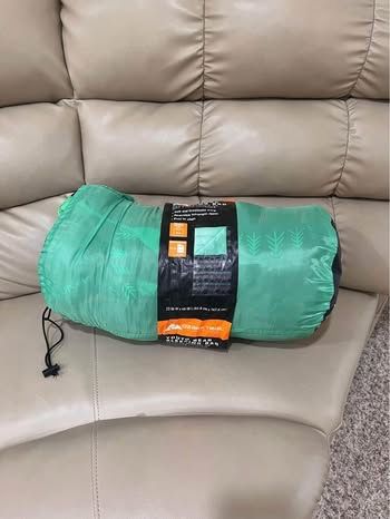 OZARK-Trail Youth Sleeping Bag in excellent