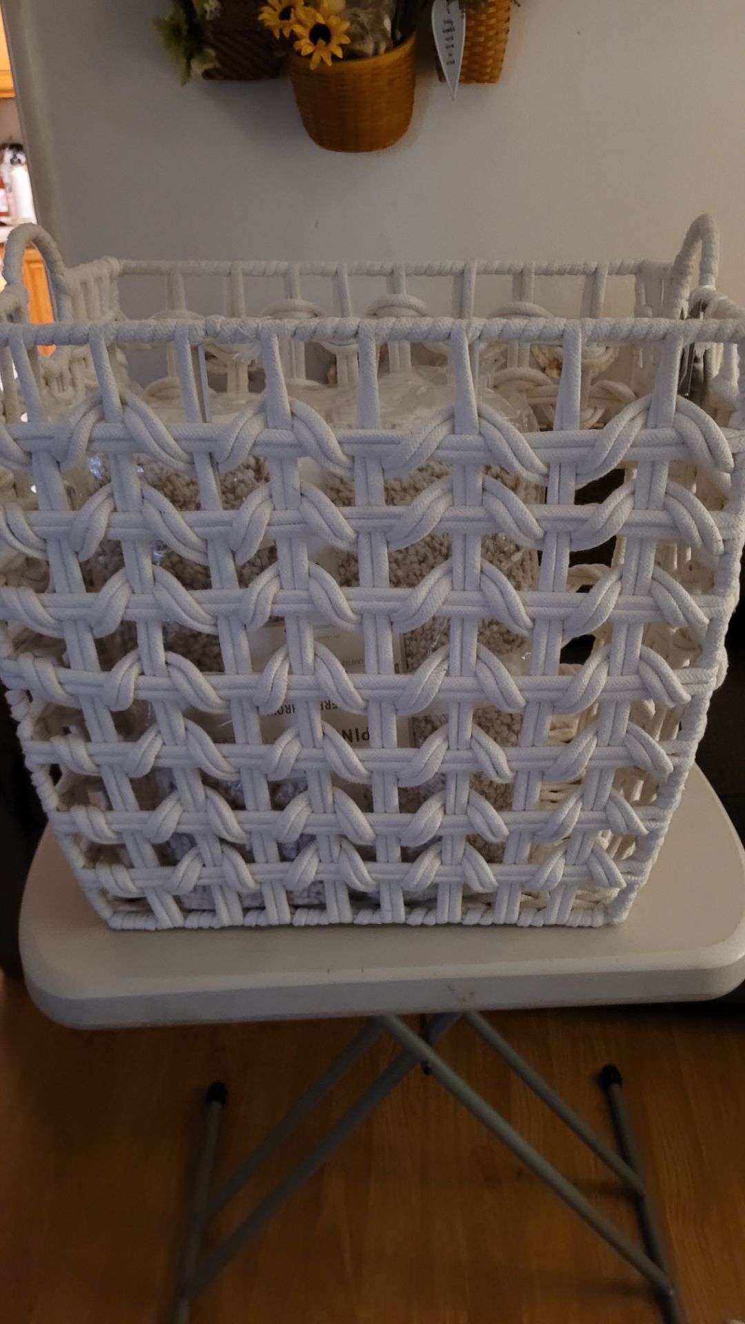 Hamper/ basket