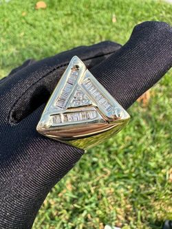 14k solid yellow gold 1ct natural diamond baguette men’s ring 22 grams triangle Bermuda