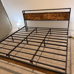 Base De Metal Con Acabo De Madera 