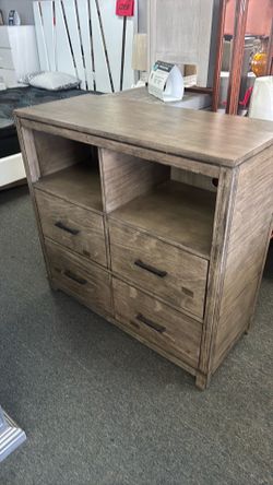 Media chest