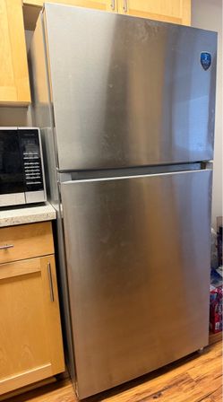 Midea Fingerprint Resistant Refrigerator