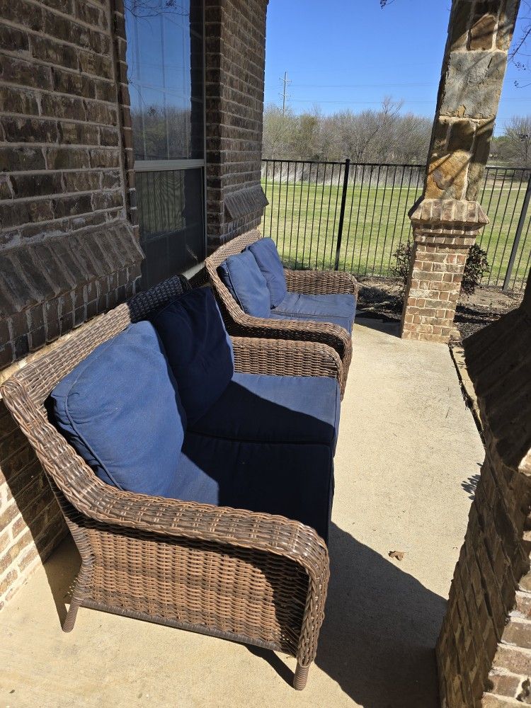 Outdoor Loveseats