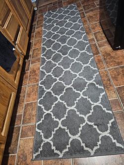 Grey runner rug 2' by 7'