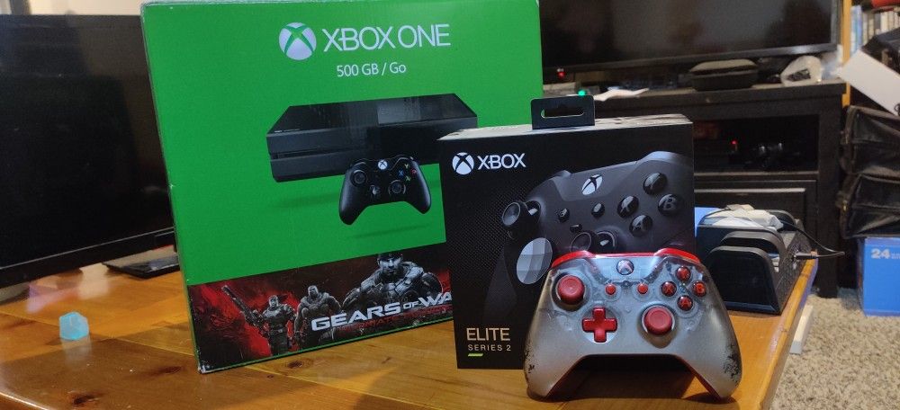 Xbox One 500 Gb (Gears Of War Ultimate Edition Bundle) CIB