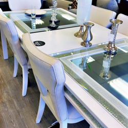🤍 Beautiful Dining Set At JHF 🤍 2930 Niles St 🤍