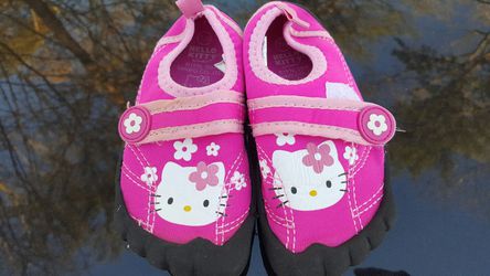 Pink hello kitty swimming shoes size 7/8