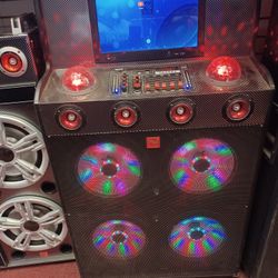 Loud Kareoke Bluetooth Party Speaker With Disco Light.  🎤  New In Box With Warranty 