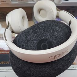 Beats Solo Pro