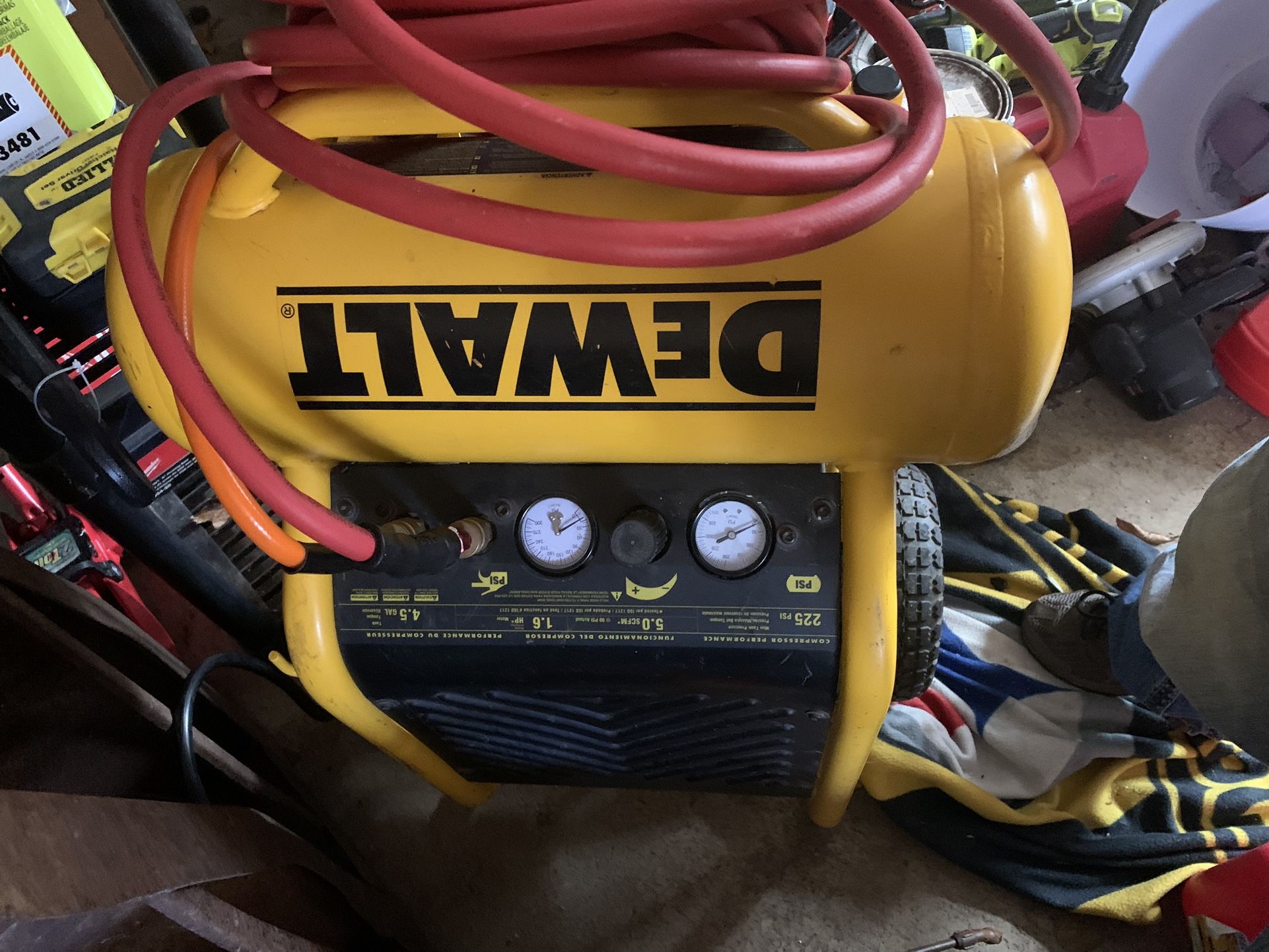 DEWALT AIR COMPRESSOR 