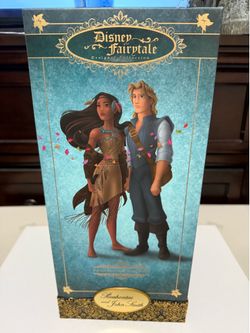 Pocahontas and John Smith Disney Fairytale Designer Collection