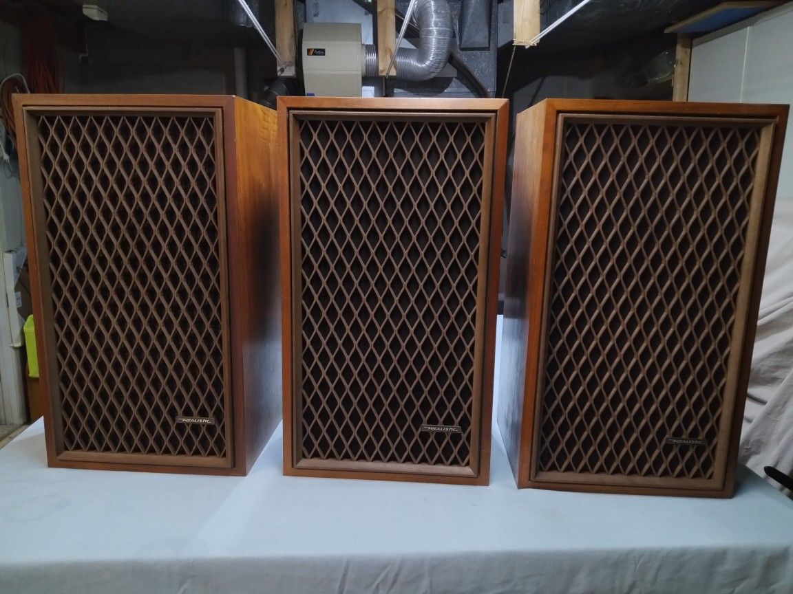 3 VINTAGE REALISTIC NOVA-10  STEREO SPEAKERS