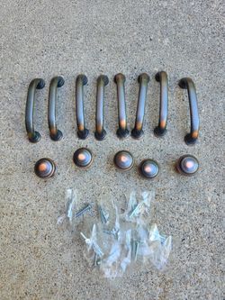 Cabinet and drawer pulls