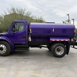 2009 Freightliner M2 2000 Gallon Water Truck