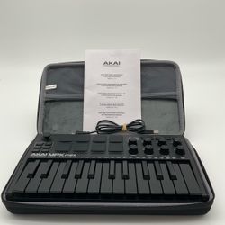 Aka I MPK mini MKlll USB keyboard controlller W/case
