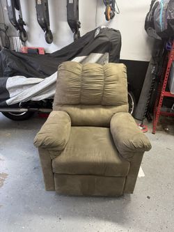 Comfy Recliner 