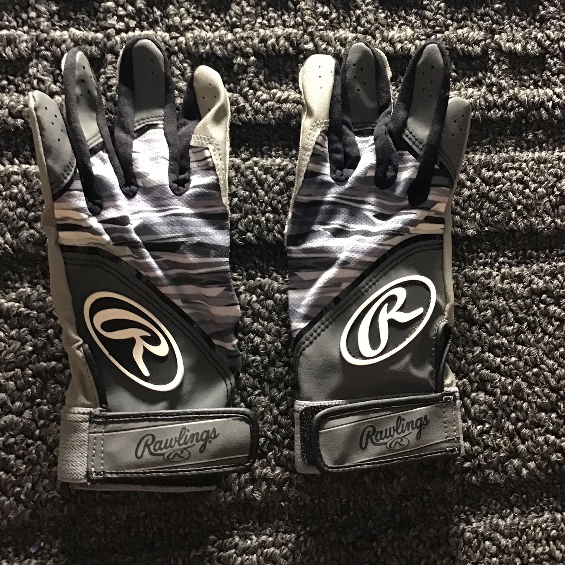 Rawling youth Batting Gloves Size Small