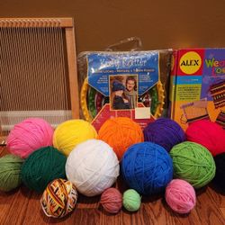 ☄️Will Trade☄️Hat/Scarf Knitting & Weaving Loom Kits & Yarn Balls