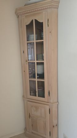 Two corner units for your glasses and plates—very nice.
