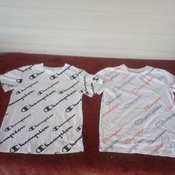 2 boys champion t-shirts size Small