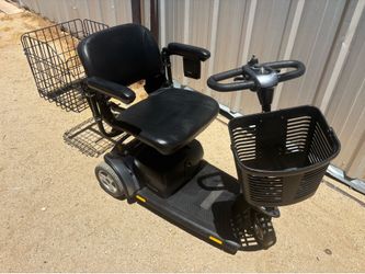Mobility scooter, like new! Hardly used