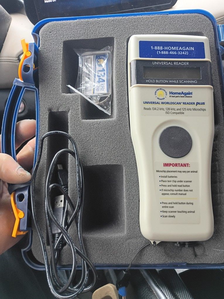 Universal World Scan Reader Plus Like New