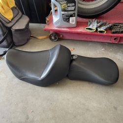 Saddlemen Heels Down Seat For Dyna 