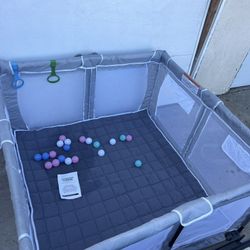 BABY PLAY YARD 
