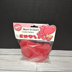 Wilton Heart to Heart Valentines Cookie Cutters 4 Pc Set 1990 Plastic Vtg New