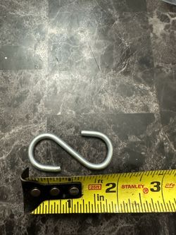 100 pieces ( S HOOKS. 2” )