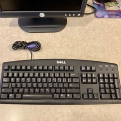 DELL Desktop Computer Keyboard RT7D20 $28