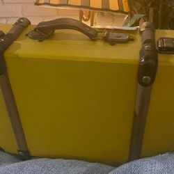 YELLOW MADISON ART (Storage Trunk) BRIEFCASE 