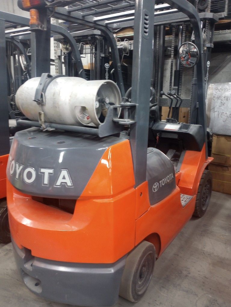 FORKLIFT TOYOTA NISSAN KOMATSU 