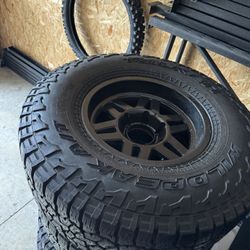 285/75/16 Stealth Custom Series 