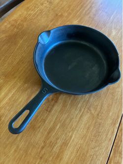 Vintage cast iron pans - Griswold, Wagner, Lodge