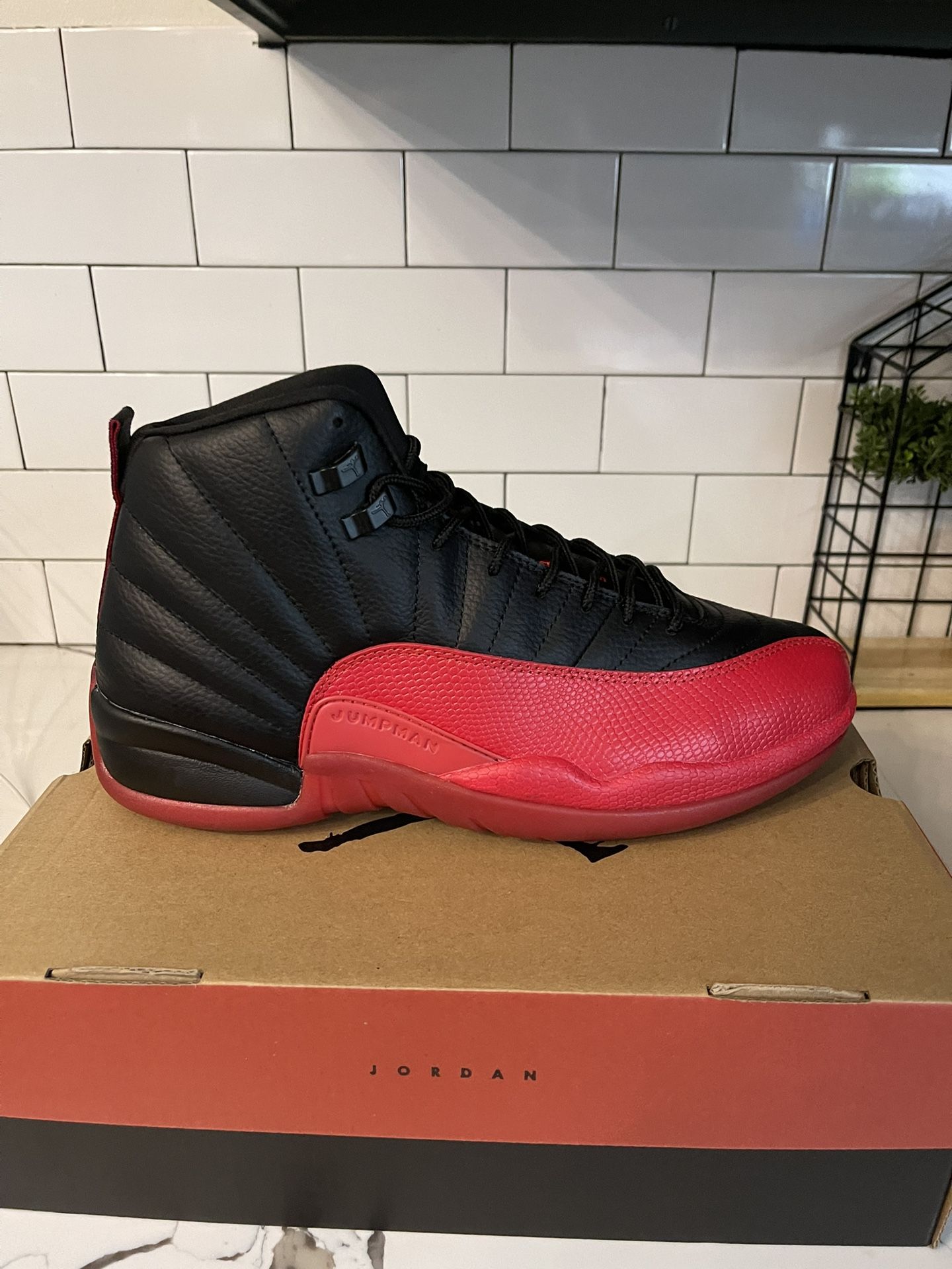 Men’s Jordan Retro 12 Flu Game Size 13.y