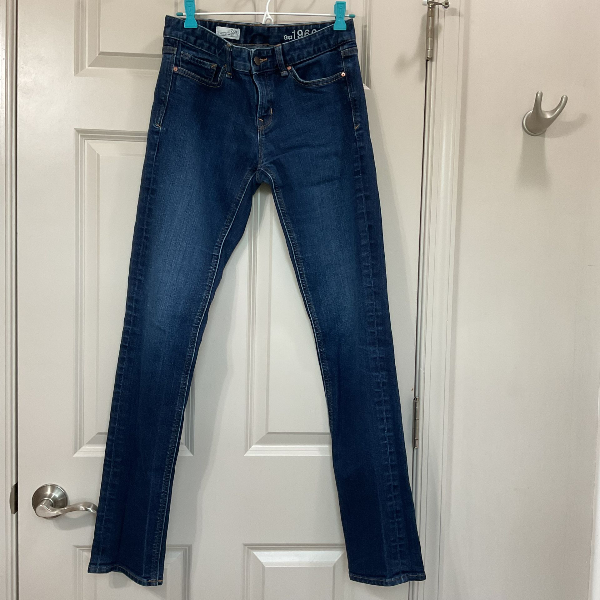 Gap 1969 - Real Straight Jeans. Size: 28 Tall. Womens. 