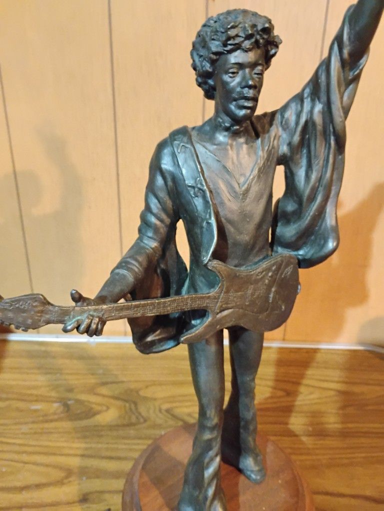 Statue