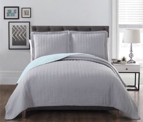 SALE!!! Quilt-Bedspread 3 Piece Queen Size