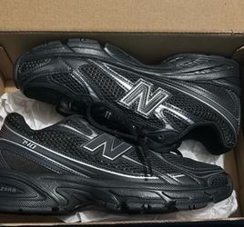 Black and silver new balance