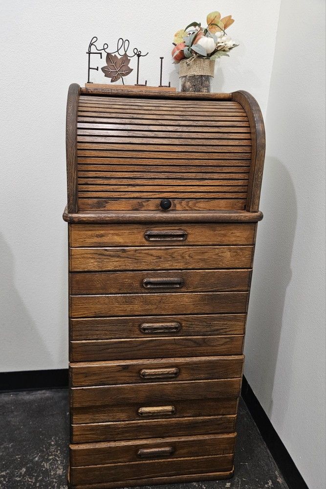 Cabinet/ Rolladesk
