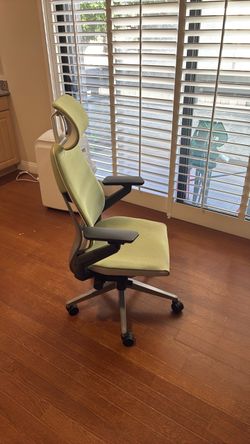 Steelcase Gesture (2024)