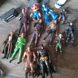 Action Figures 