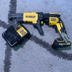 Dewalt Drywall Drill With Battery And Charger
