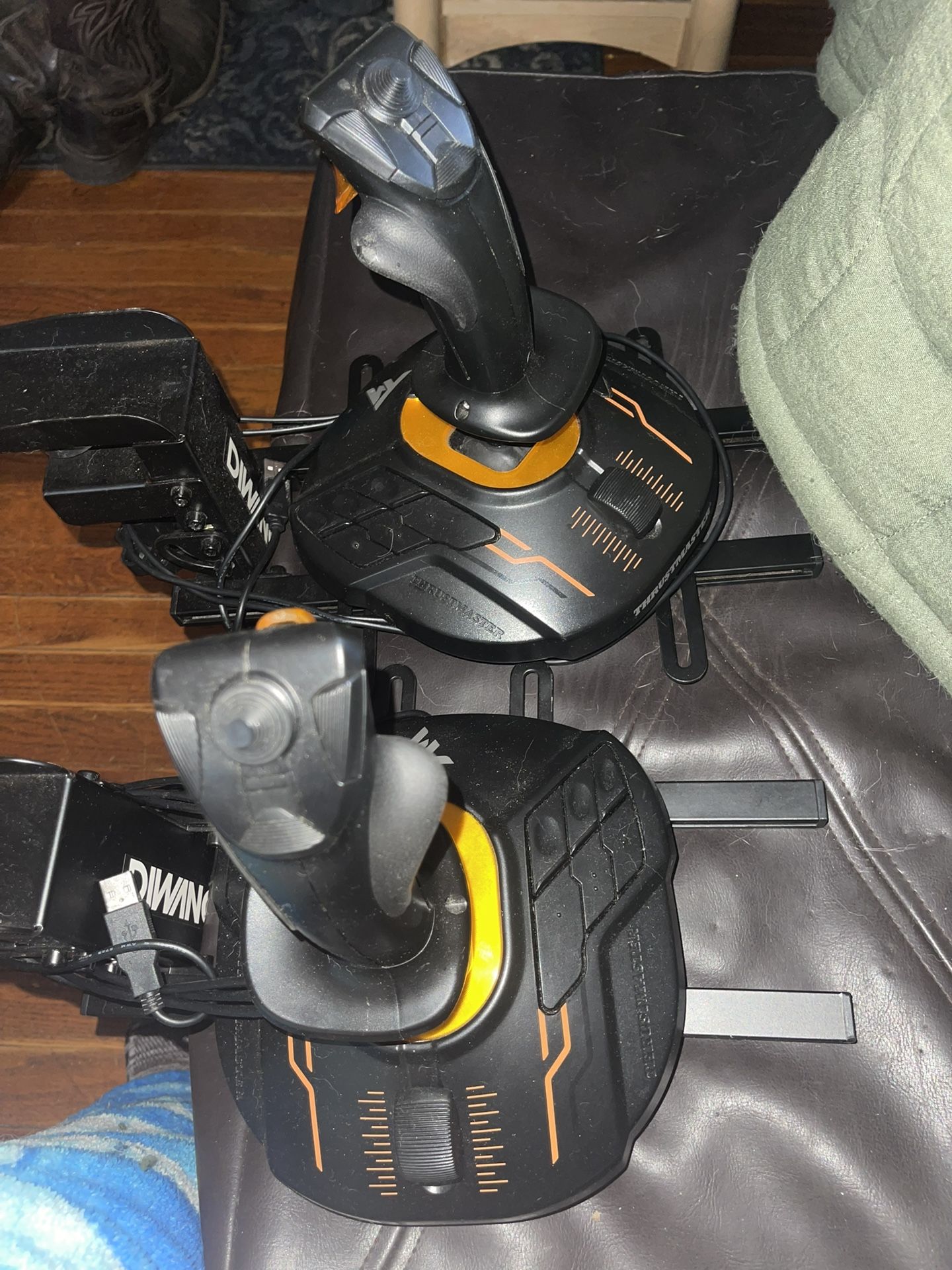 Thrust master T16000